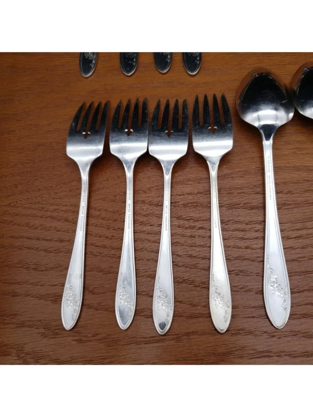 Tudor Plate Queen Bess II Flatware Set 4 Place Settings 20 Pc Oneida Silverplate
